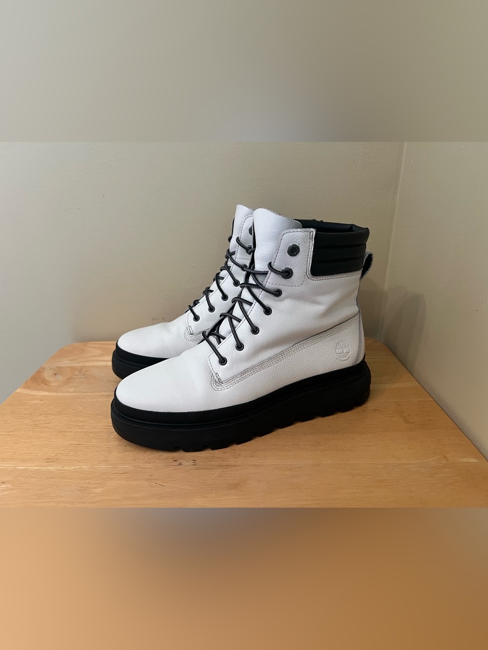 Timberland Ray City 6" Boots Women's 8 White Black Leather